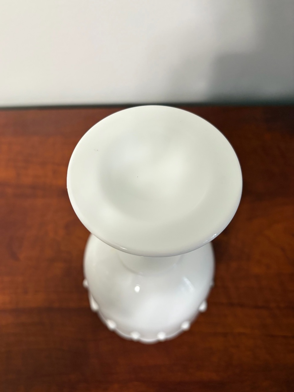 White Scalloped Milk Glass Goblet Vase - Picture 4 of 6